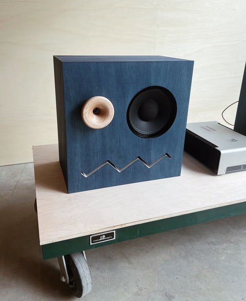 Modus V Speakers Pair + Console
